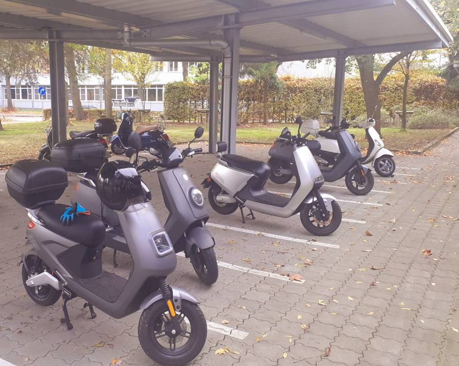 e_moped_stellplatz.jpg